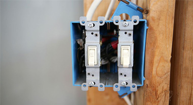 Analysis on technical problems of frame circuit breaker